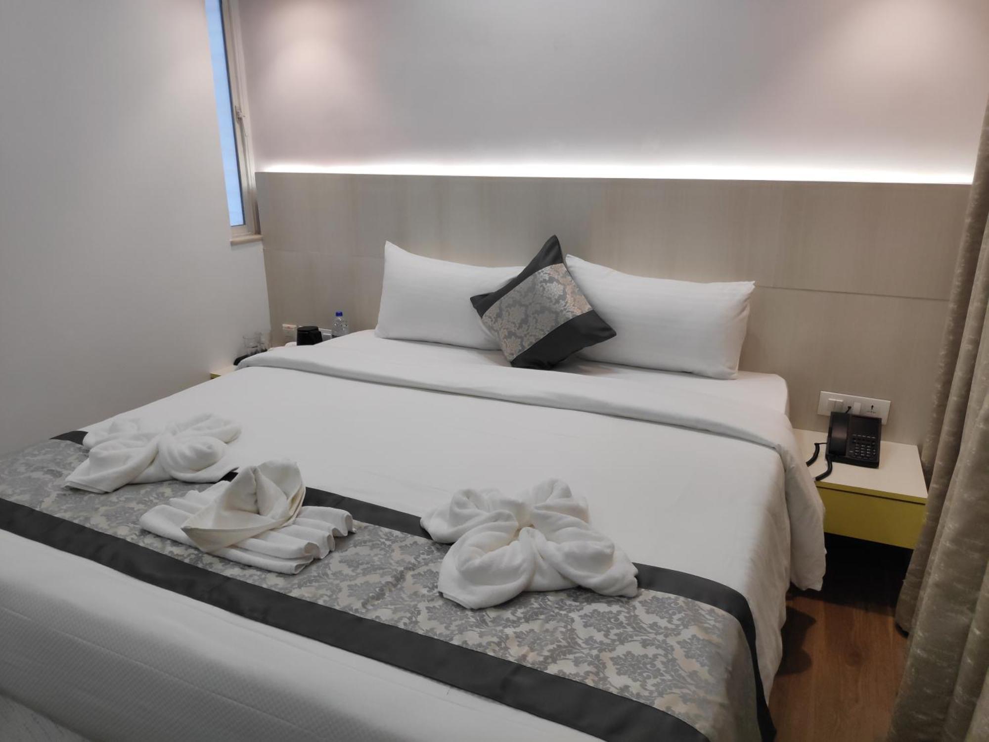 White House By Maxxvalue Service Apartments Bandra 뭄바이 외부 사진
