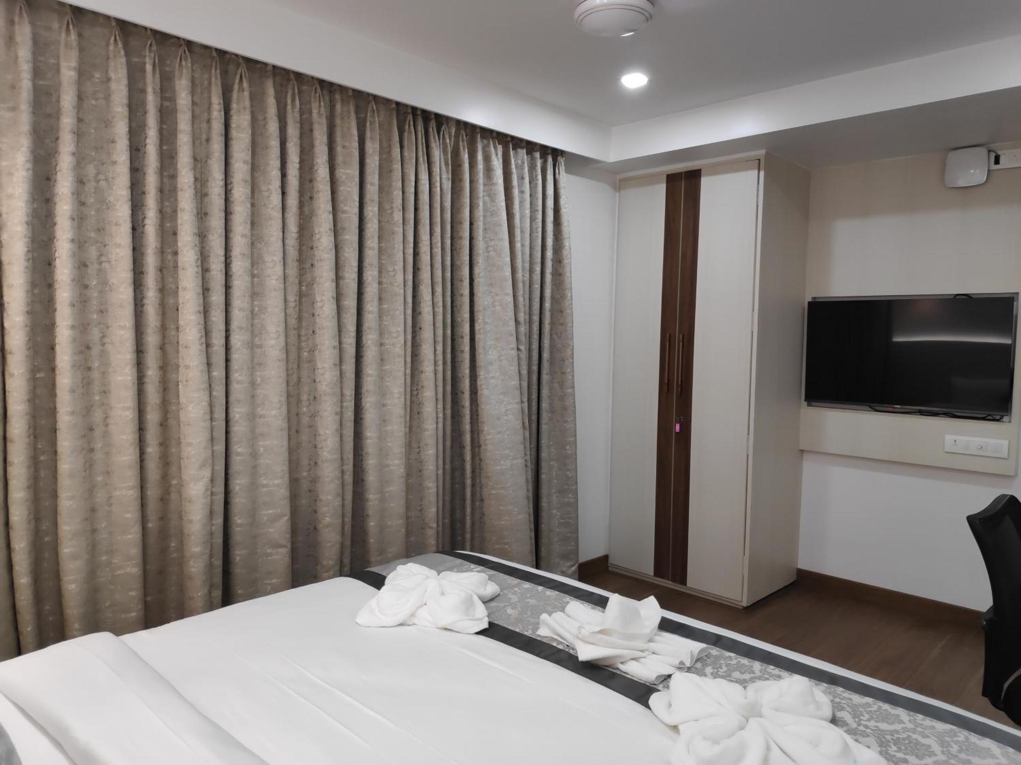 White House By Maxxvalue Service Apartments Bandra 뭄바이 외부 사진