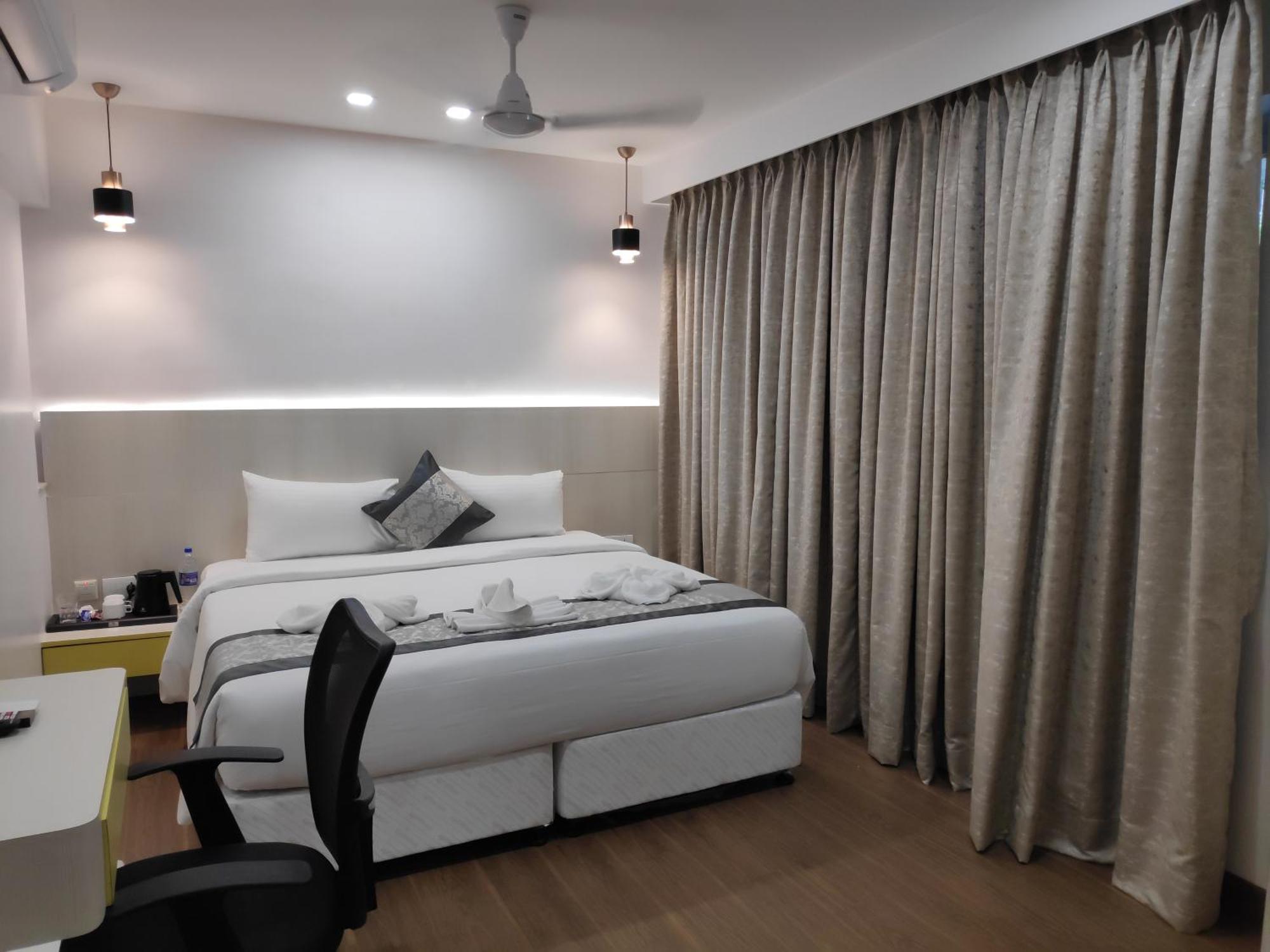 White House By Maxxvalue Service Apartments Bandra 뭄바이 외부 사진