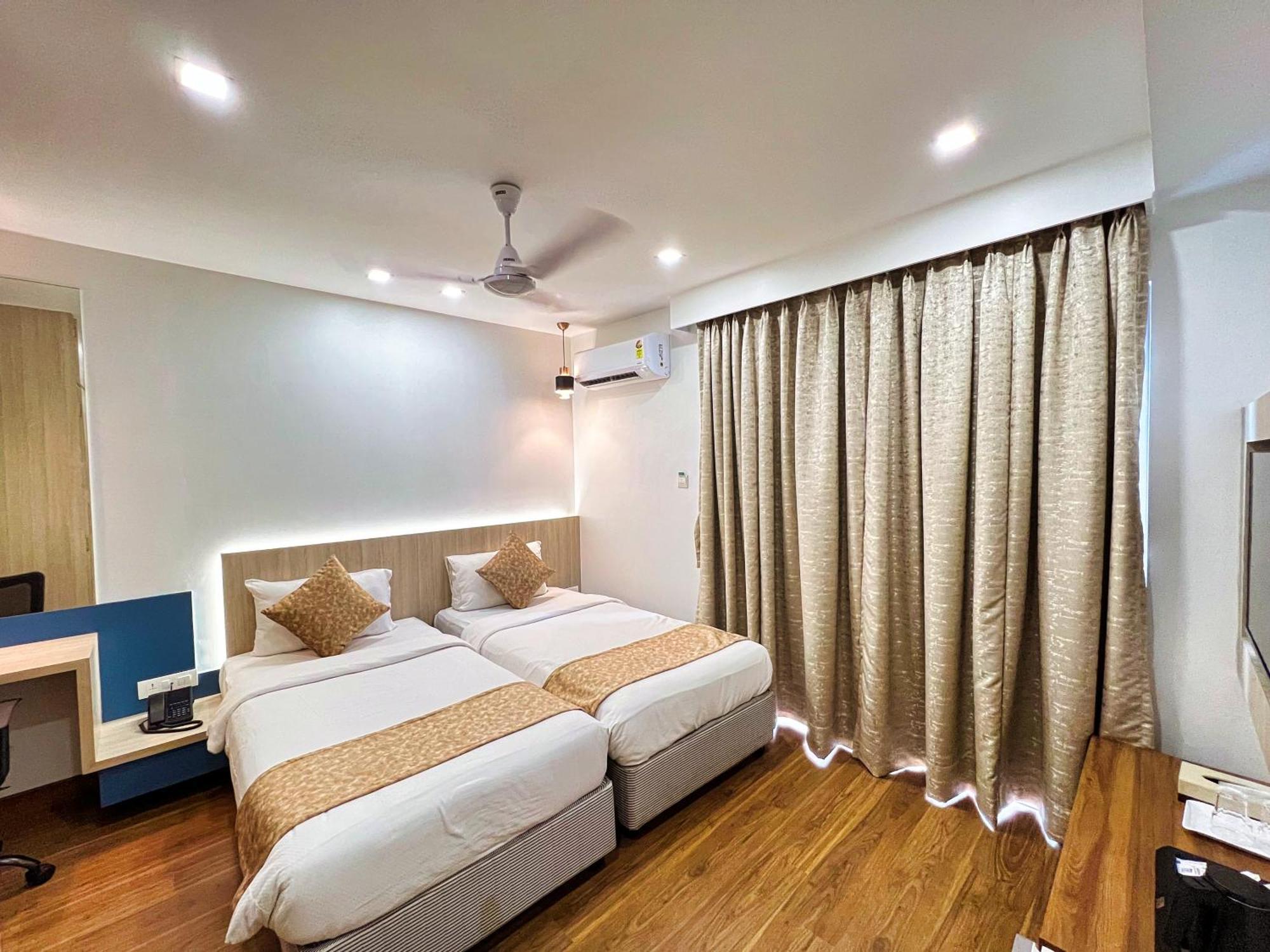 White House By Maxxvalue Service Apartments Bandra 뭄바이 외부 사진