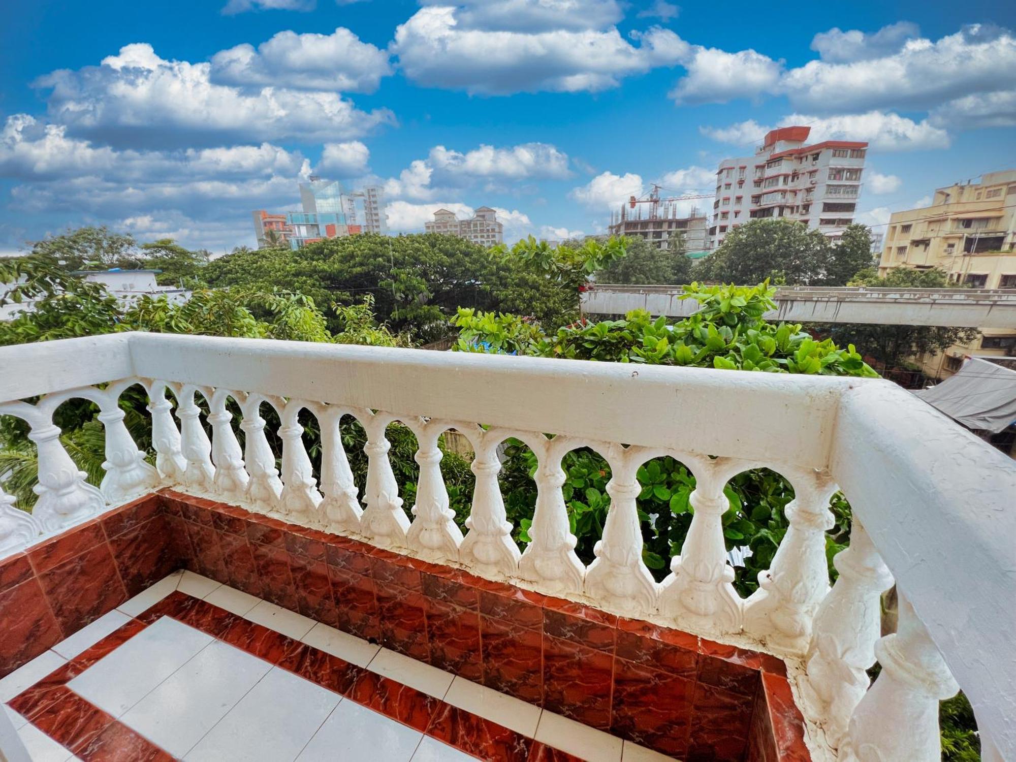 White House By Maxxvalue Service Apartments Bandra 뭄바이 외부 사진