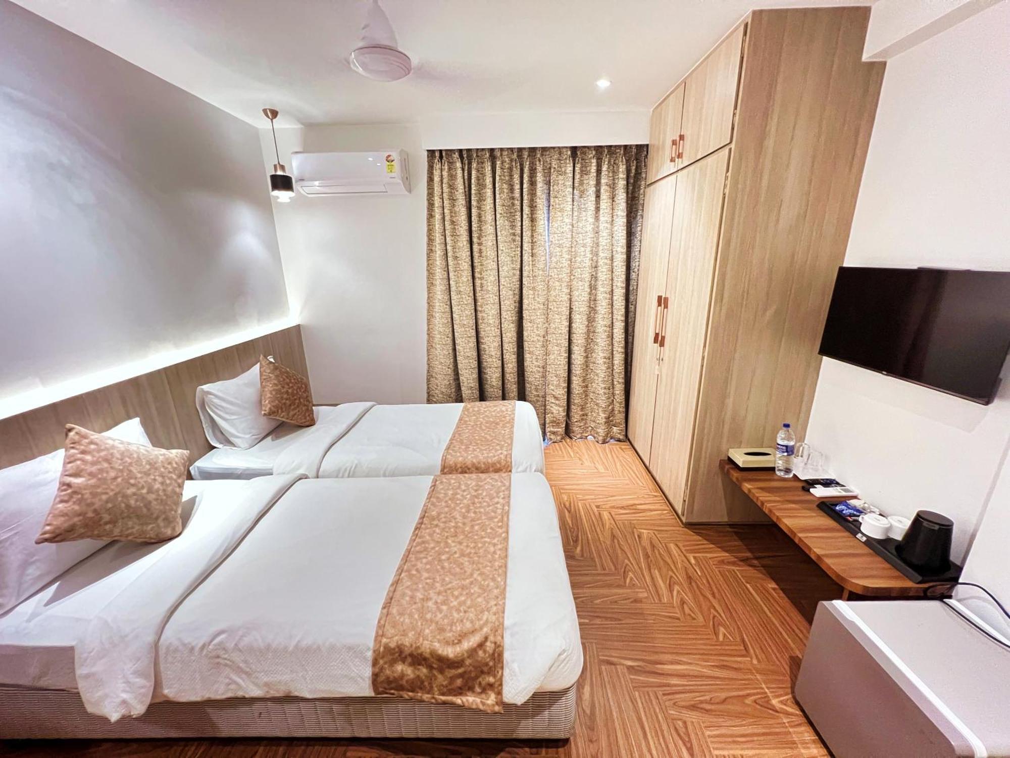 White House By Maxxvalue Service Apartments Bandra 뭄바이 외부 사진