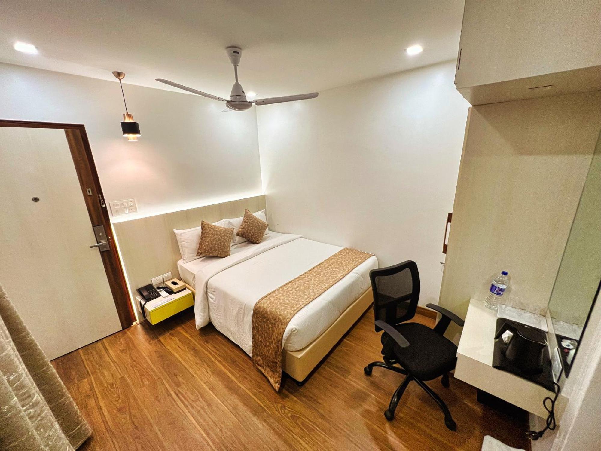 White House By Maxxvalue Service Apartments Bandra 뭄바이 외부 사진